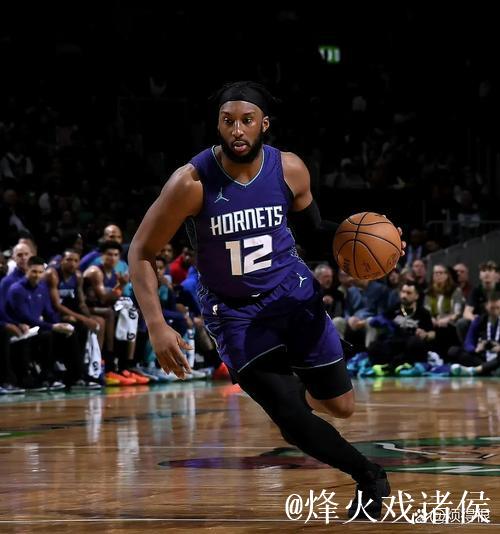 奥科吉高效表现:9投7中砍16分,三分命中率达66% 奥科吉高效表现:9投7中砍16分,三分命中率达66%