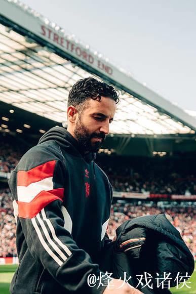 阿莫林:4-4平局令人遗憾,我们本该充分利用创造的机会确保胜利 阿莫林:4-4平局令人遗憾,我们本该充分利用创造的机会确保胜利